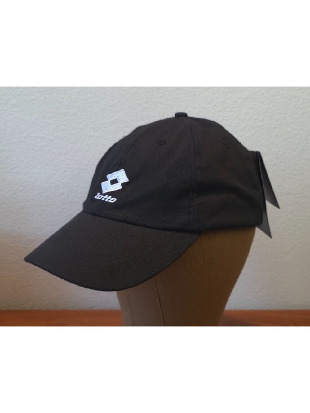 NWT Lotto Black Adjustable Lightweight Baseball Cap w/ Embroidered Logo OSFM